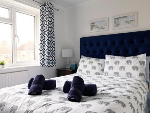 Kb99 Comfy 2 Bedroom House In Horsham, Pets Very Welcome With Easy Links To London And Gatwick Bagian luar foto